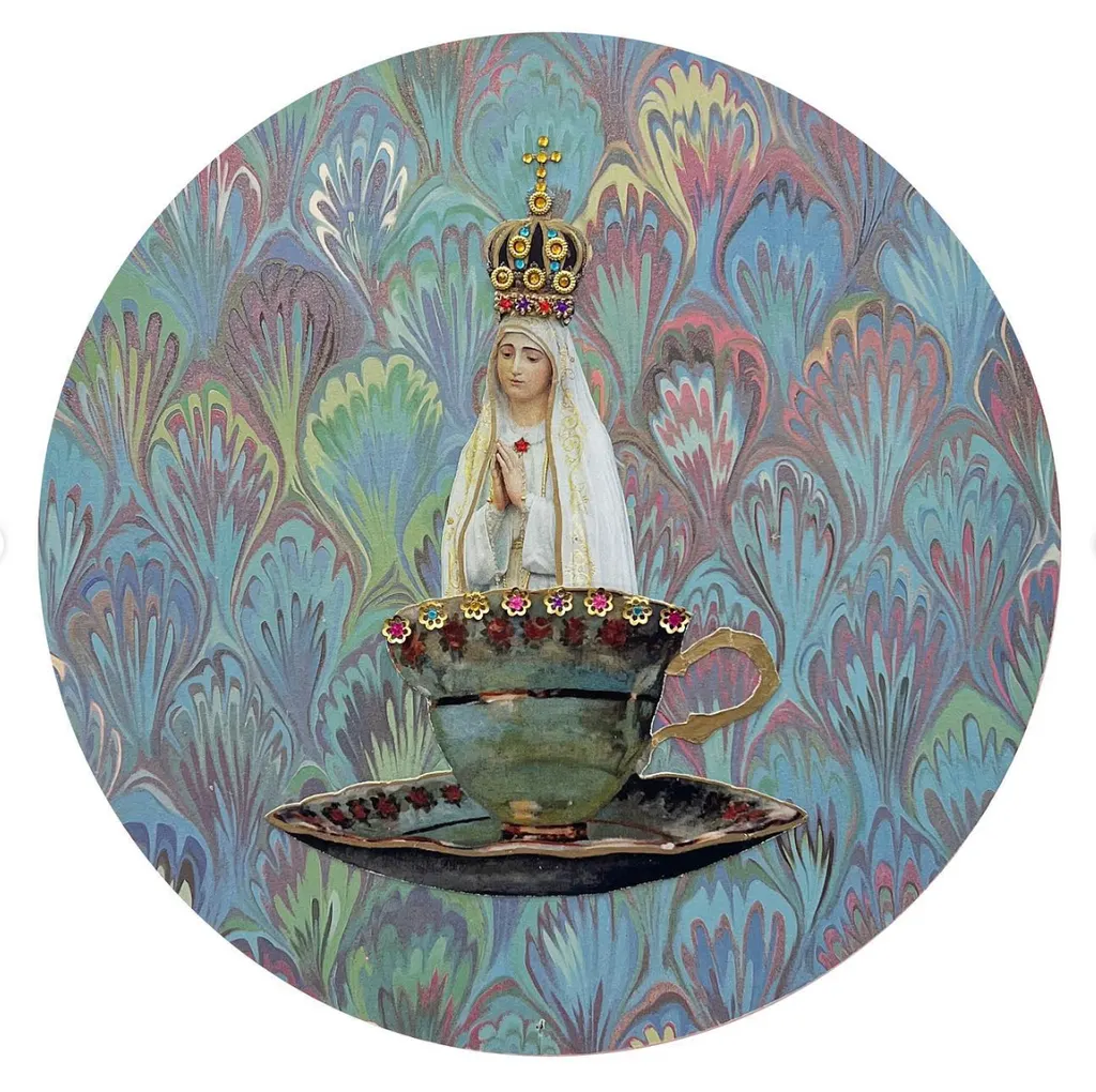 A round panel of marbled paper: a crowned Madonna rising from a teacup
